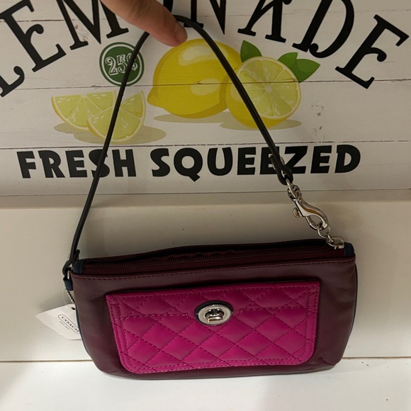 Coach Park Quilted wristlet NWT - Picture 1 of 8